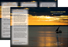 faire depliant 3 volets  6 pages  sejours pirogue couche de soleil mer MID36941