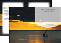 modele en ligne depliant 2 volets  4 pages  sejours paysage mer pirogue MIDBE37161